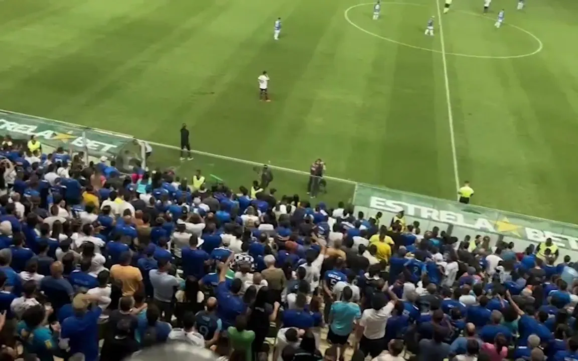 A torcida do Cruzeiro o xingava de "bandido".