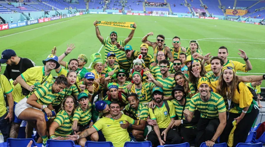 Integrantes do Movimento Verde Amarelo rodam o planeta atrás da Seleção Brasileira