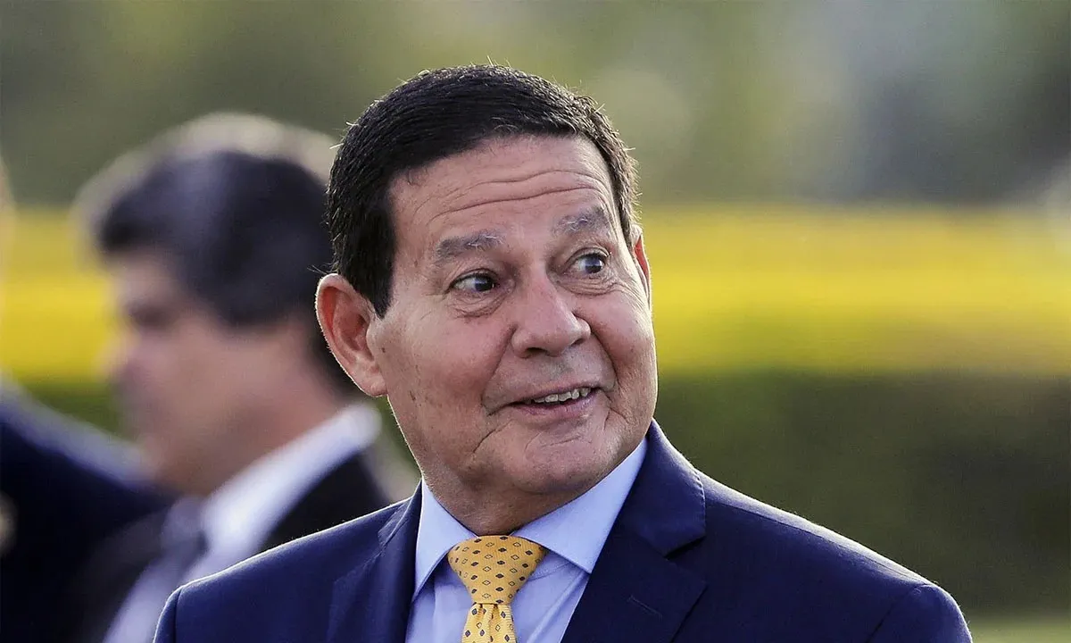 General Mourão hoje é senador e ainda não comentou sobre o terceiro indiciamento de Bolsonaro