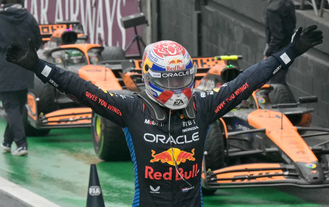 Verstappen celebra a conquista do GP do Brasil