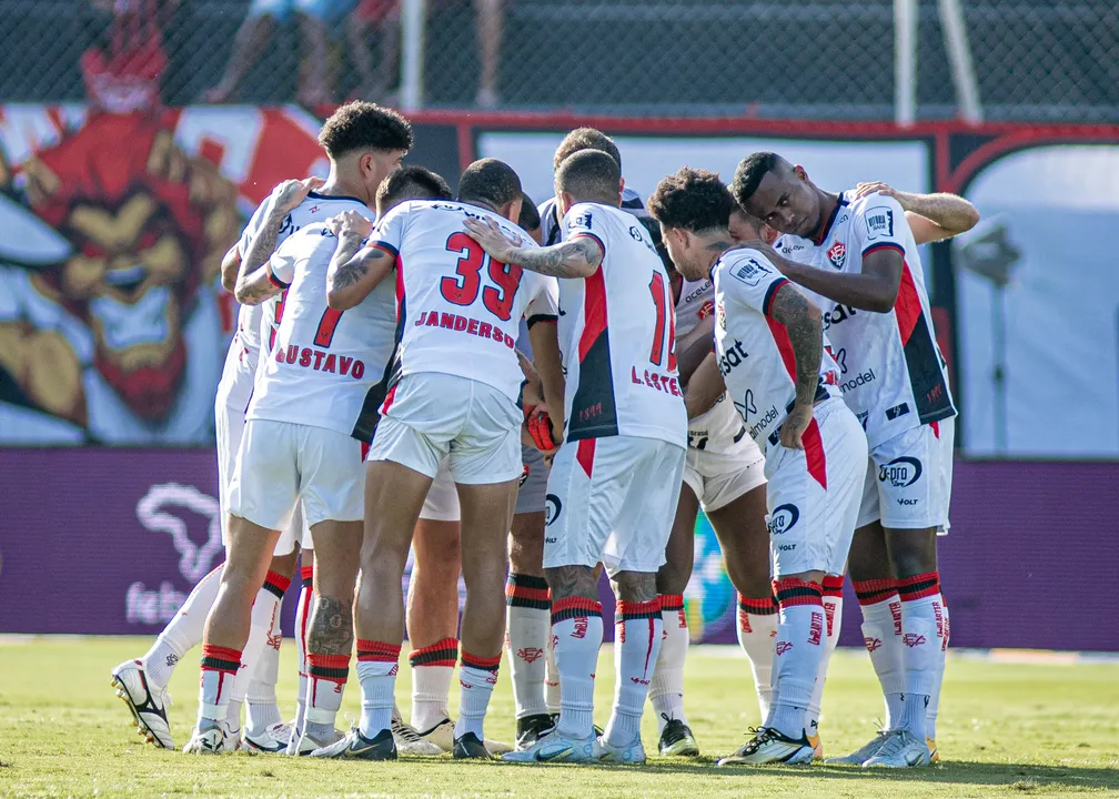 Jogadores do Vitória reunidos