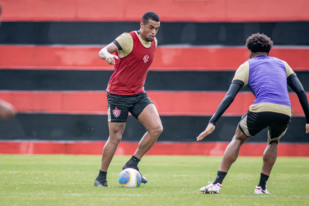 Alerrandro pode ser o primeiro artilheiro da Série A jogando pelo Vitória