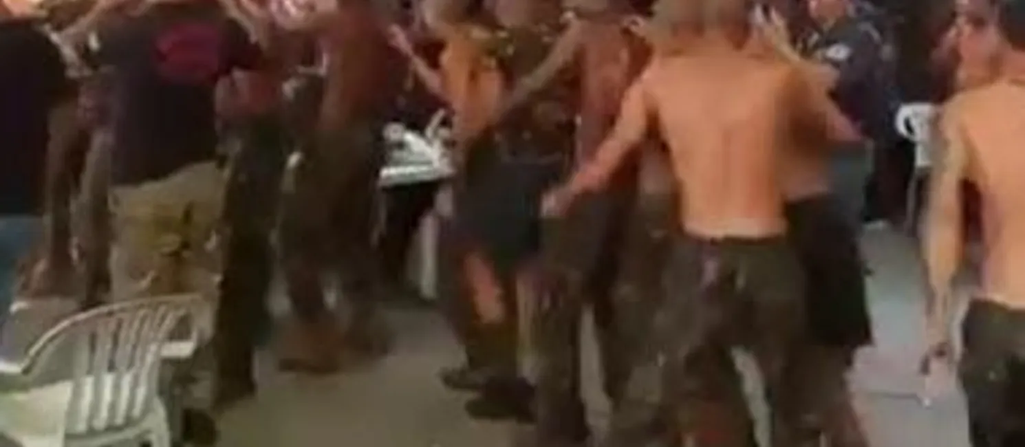 Militares também consumiram bebidas alcóolicas proibido pela instituição