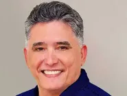 Deixar de votar e justificar nos dois turnos acarreta em duas faltas