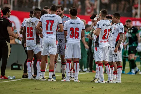 Vitória tem 13 jogadores em fim de contrato no plantel