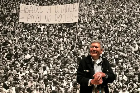 Fotojornalista Evandro Teixeira em exposição no Centro Cultural Banco do Brasil