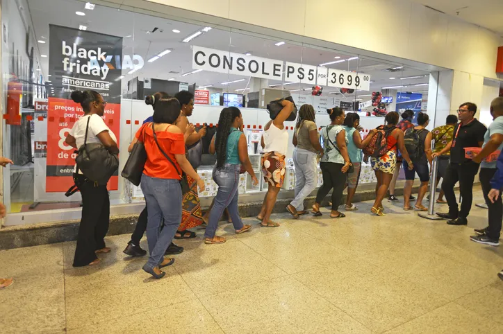 Imagem ilustrativa da imagem A Black Friday e o impacto do 13º salário na economia