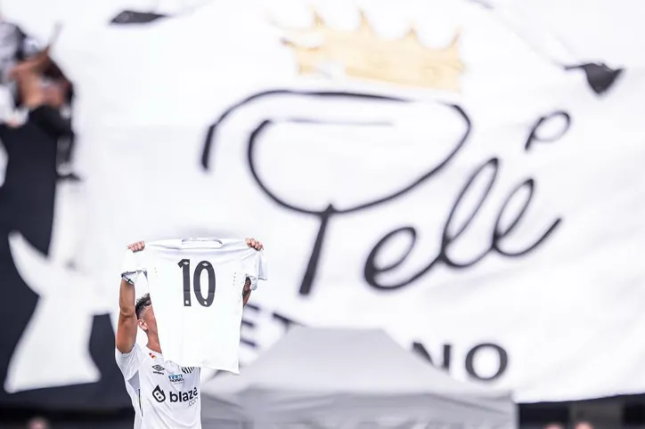 Diego Pituca comemora retorno do Santos à Série A e a volta da camisa 10