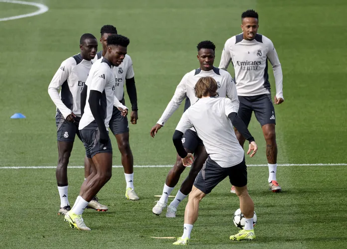 Jogadores do Real Madrid treinam antes de decisão