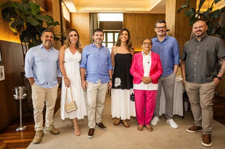 Rubens Oliveira, Bruna Apolinário, Alessandro Cunha, Larissa Vasconcelos, Licia Fabio, Edson Cândido e Paulo Schneider