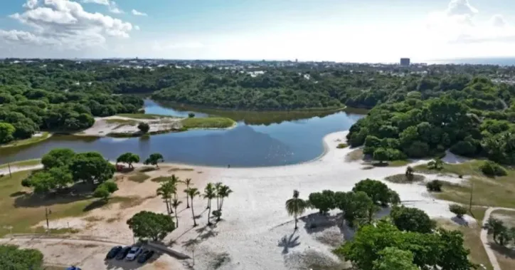 A Lagoa do Abaeté, em Itapuã