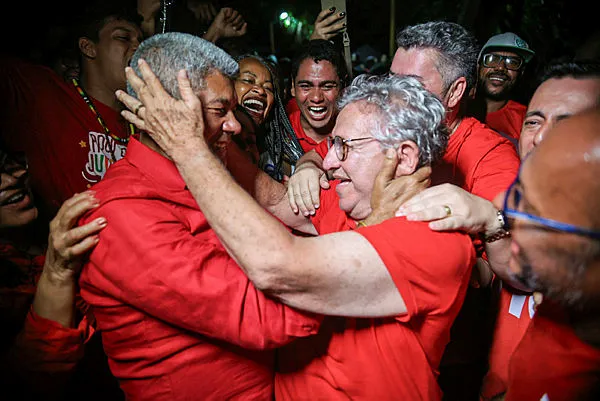 O governador Jerônimo Rodrigues e o prefeito eleito de Camaçari, Luiz Caetano