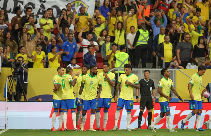 Jogadores do Brasil comemoram vitória em cima do Peru