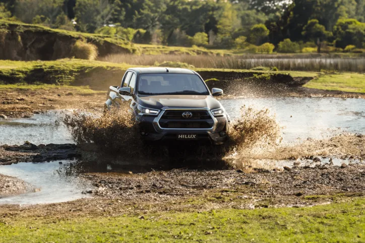 Hilux de entrada tem opções de câmbio automático