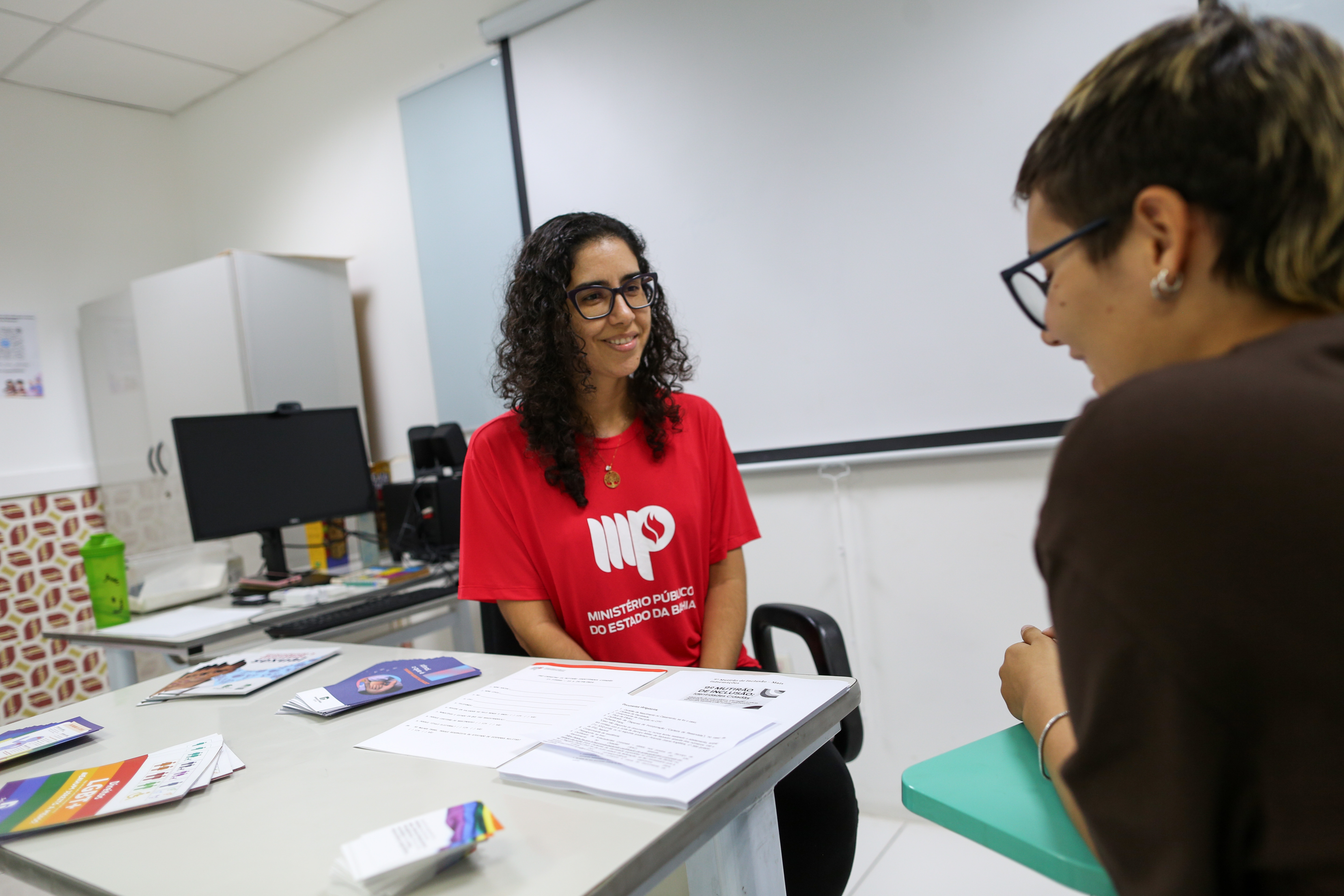 Postos esclarecem dúvidas sobre mudança de nomes para pessoas transgênero