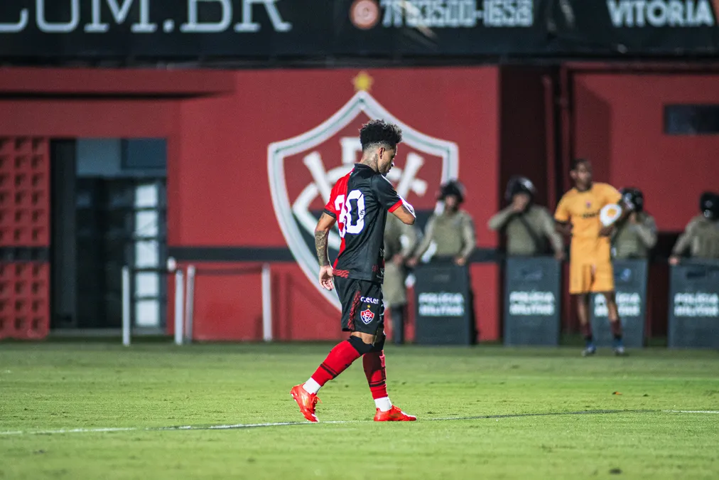 Vitória x Ferroviário: veja prováveis escalações, onde assistir e mais | A TARDE