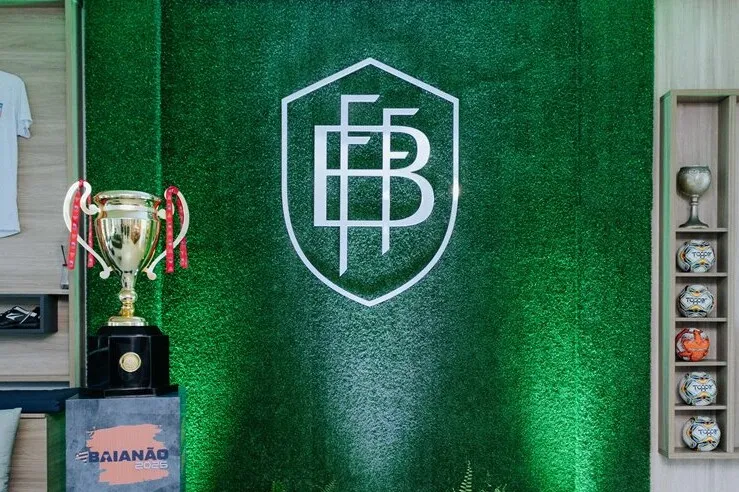 Troféu do Baianão 2025 na sede da Federação Bahiana de Futebol