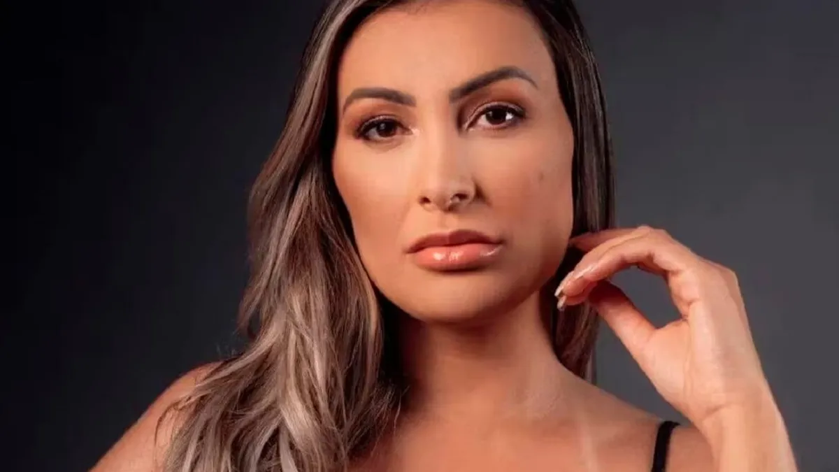 Andressa Urach caiu em pegadinha do namorado