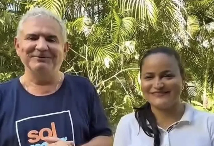 Coronel e Débora gravaram vídeo nas redes sociais