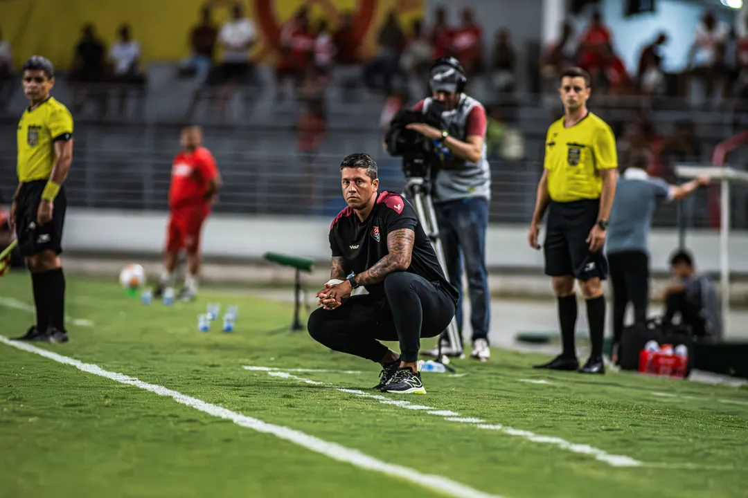 Thiago Carpini, técnico do Leão