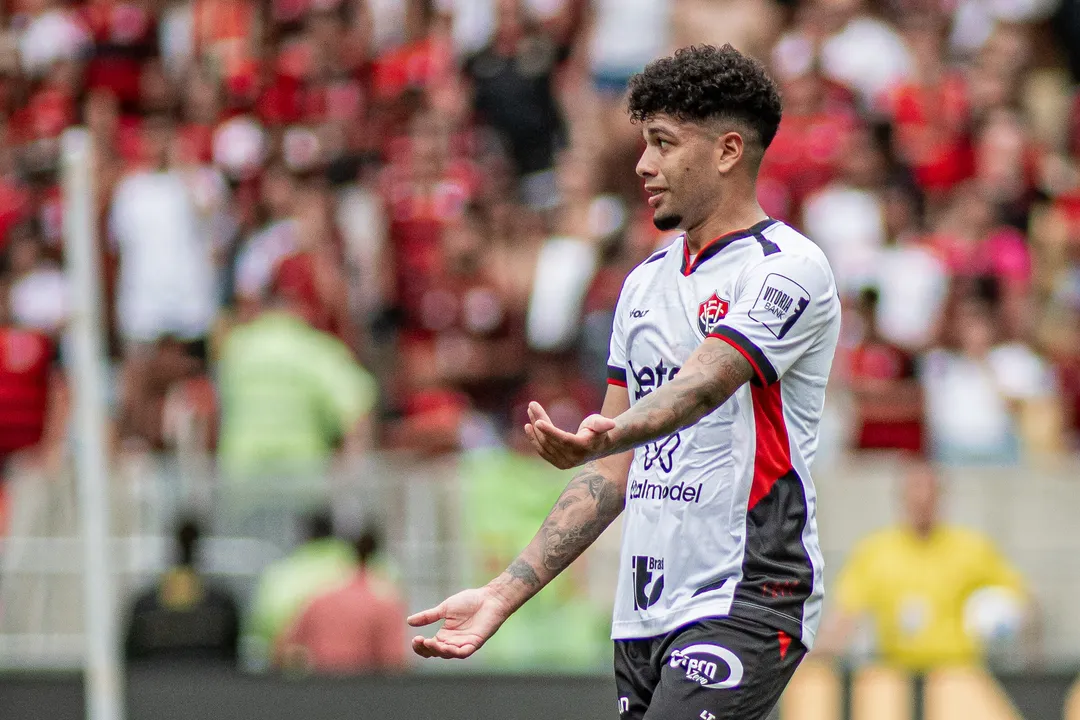 Filipe Machado em campo pelo Vitória