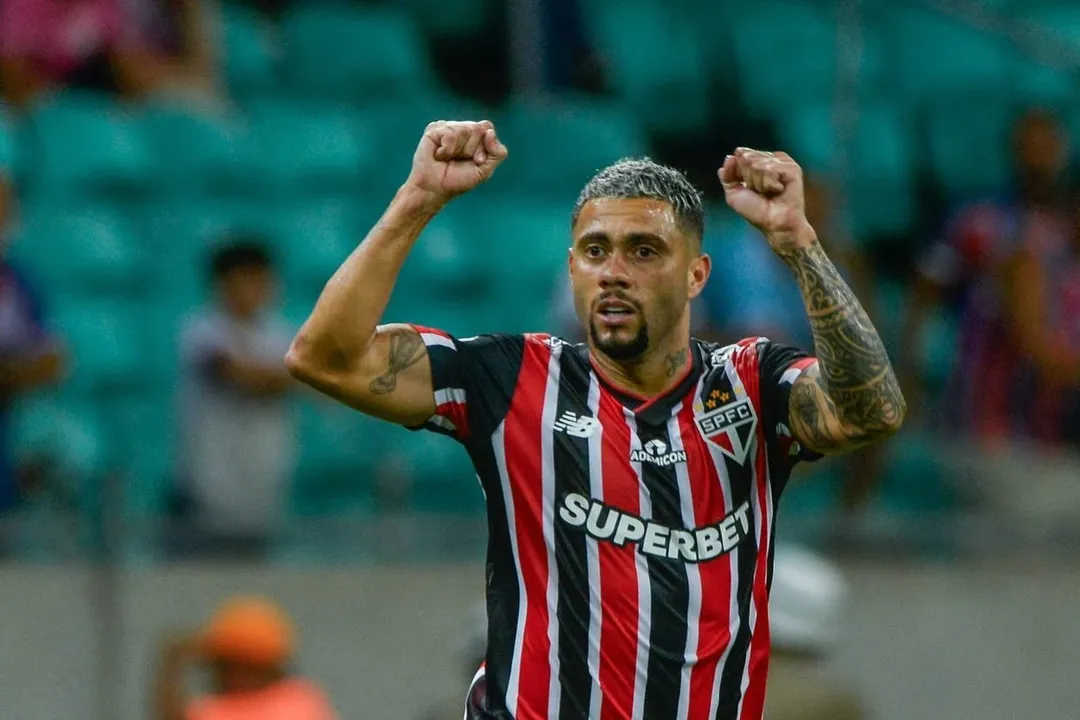 Wellington Rato em ação pelo São Paulo na Arena Fonte Nova