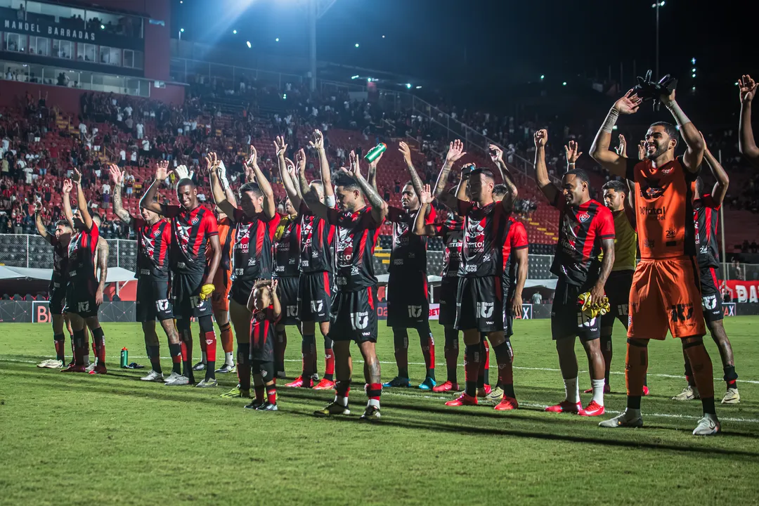 Jogadores do Vitória comemorando