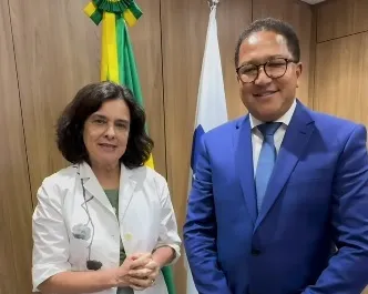 Ministra da Saúde, Nísia Trindade, e prefeito de Itabuna, Augusto Castro