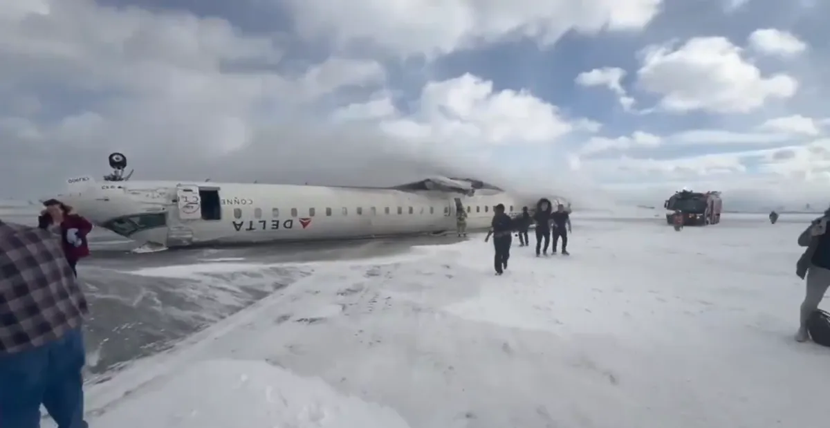 Acidente aéreo reportado no Aeroporto Internacional Pearson de Toronto