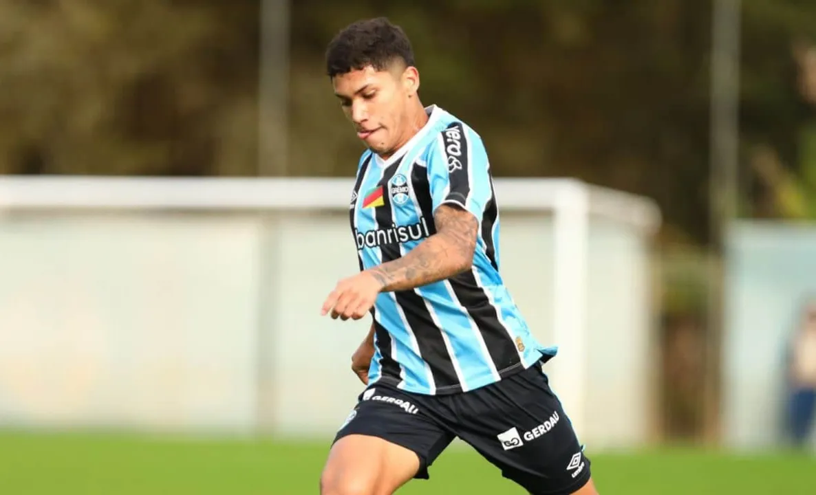 Zé Guilherme, lateral-esquerdo do Grêmio