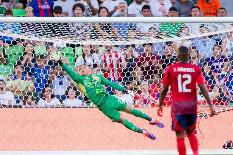 Patrick Sequeira em ação pela seleção da Costa Rica