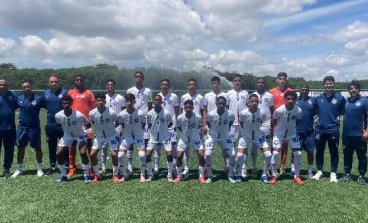 Equipe sub-15 do Bahia que conquistou o título da Copa Conexão SP-Nordeste