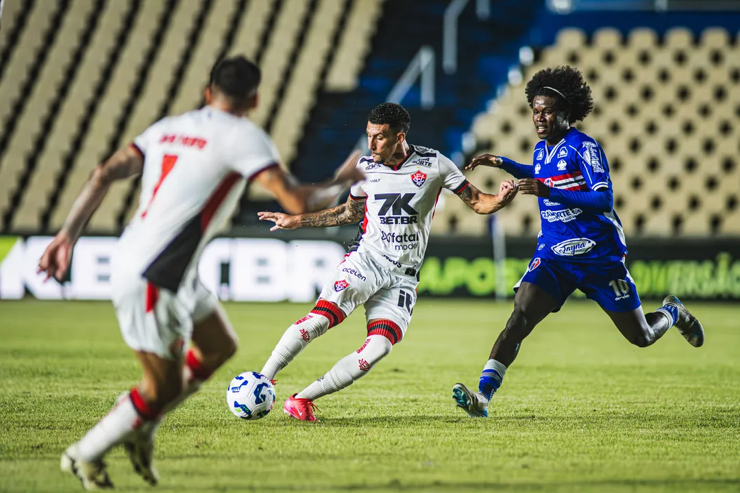 Vitória venceu o Maranhão com gol de Baralhas