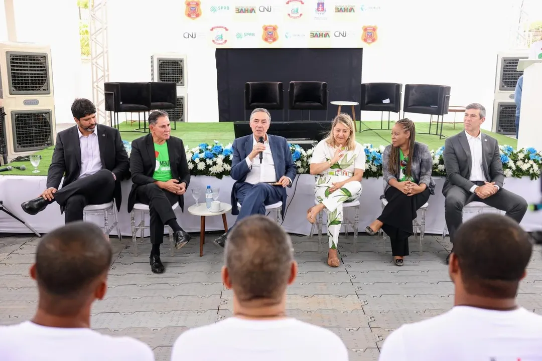 Presidente do STF e do CNJ participa de roda de leitura e entrega de livros no Conjunto Penal de Barreiras