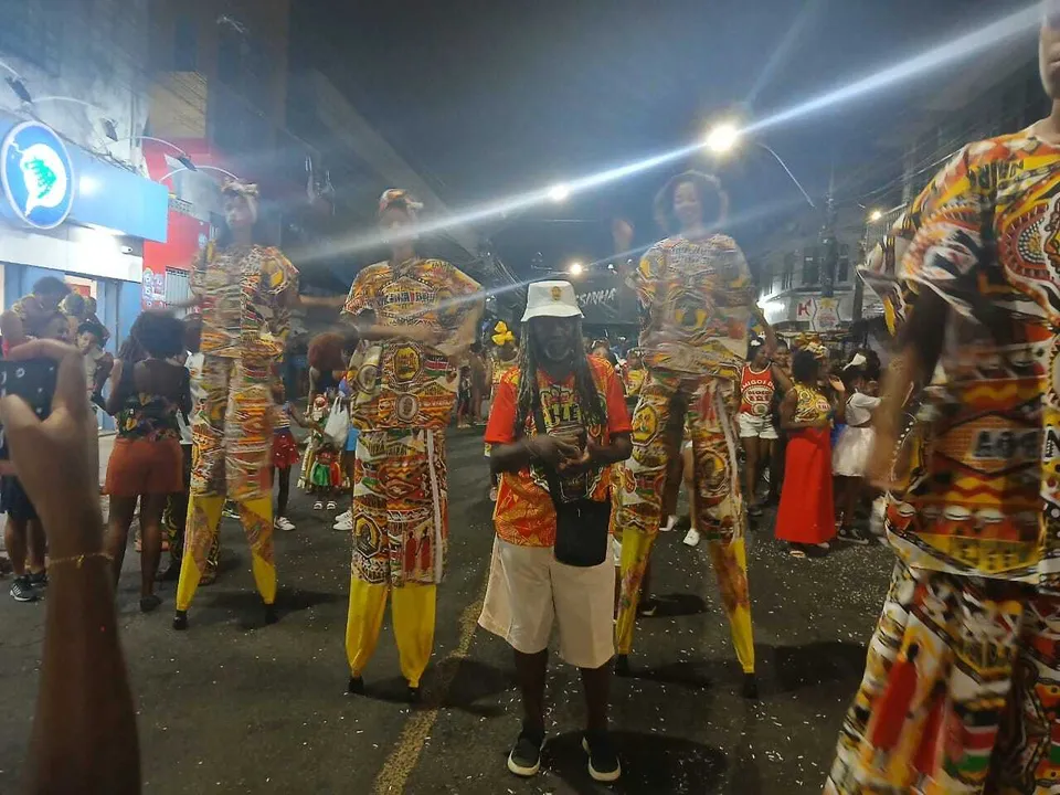 Imagem ilustrativa da imagem Bloco Erê encanta as ruas da Liberdade neste domingo de Carnaval