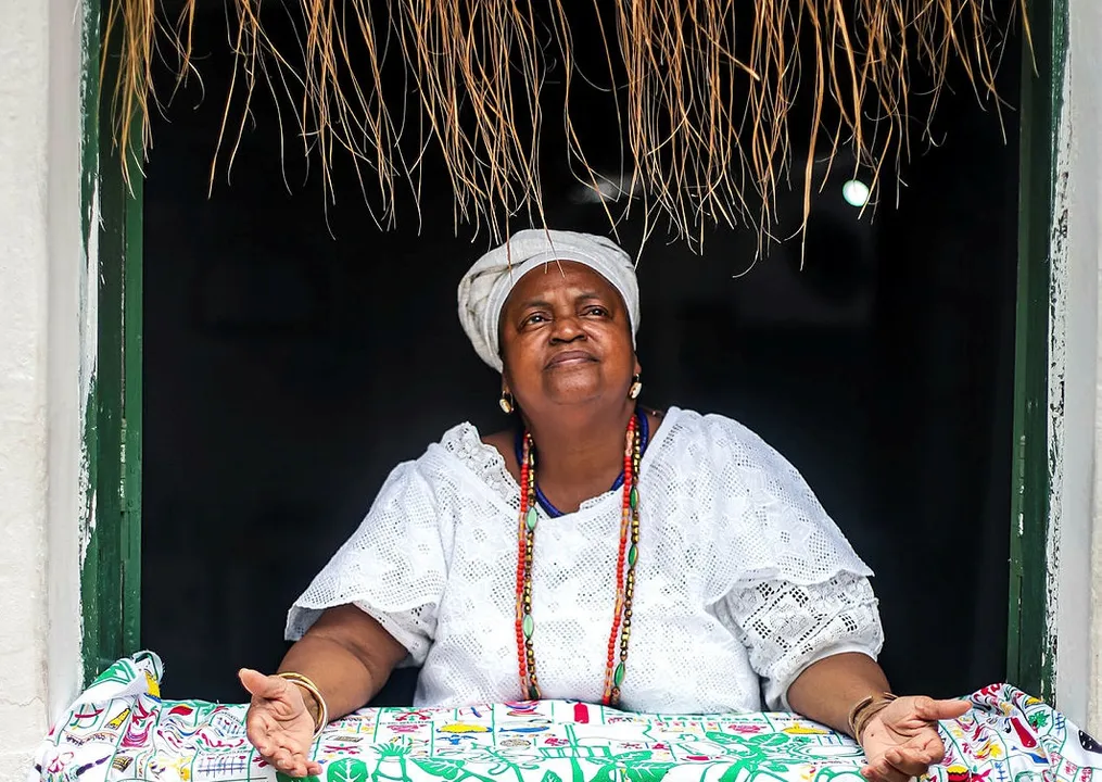 Mametu Lúcia no terreiro São Jorge Filho da Goméia, lar do bloco afro Bankoma