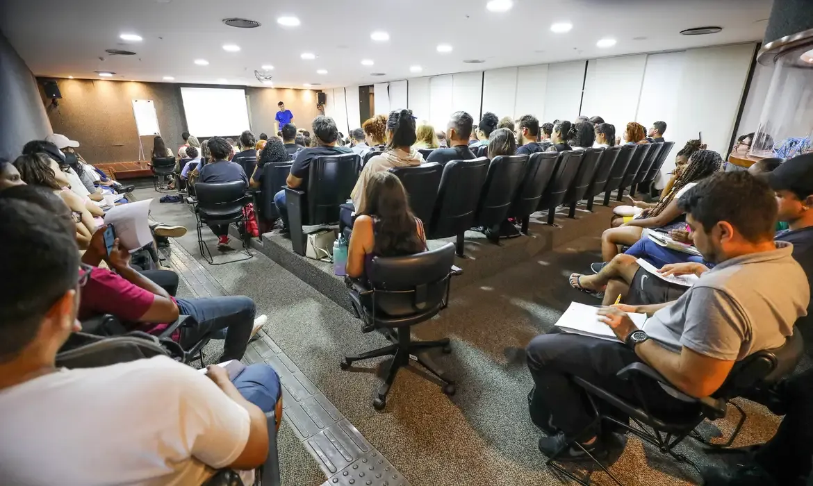 Os cursos de formação do chamado "Enem dos Concursos" têm o objetivo de preparar os candidatos