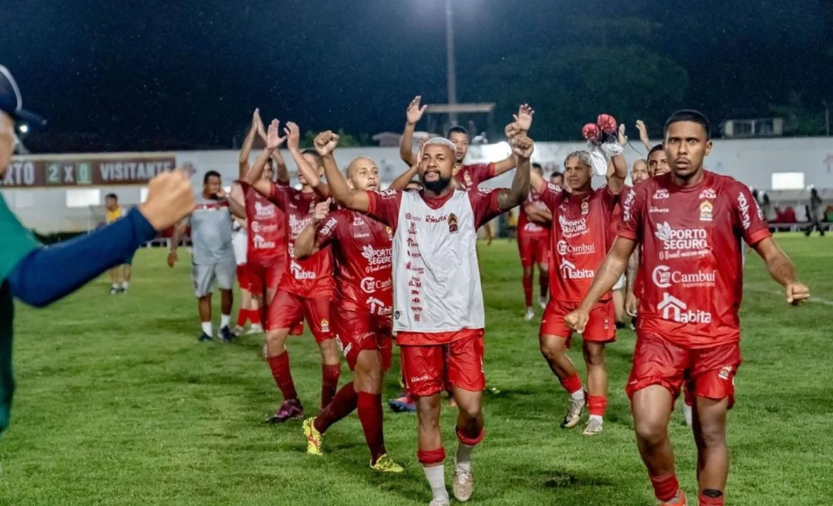 Jogadores do Porto comemoram vitória sobre o Jacobina