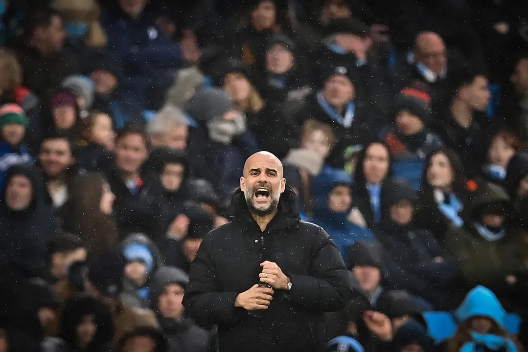 Pep Guardiola em jogo do Manchester City