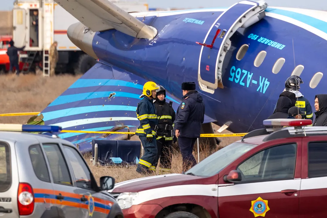 Imagem ilustrativa da imagem Caixas-pretas do avião que caiu no Cazaquistão serão enviadas ao Brasil