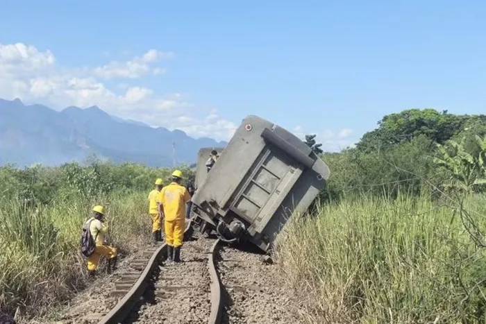 Calor de 71°C nos trilhos provoca tombamento de trem no Rio