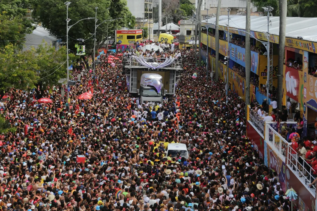 Trio de Ivete Sangalo no último dia do Carnaval de Salvador 2025