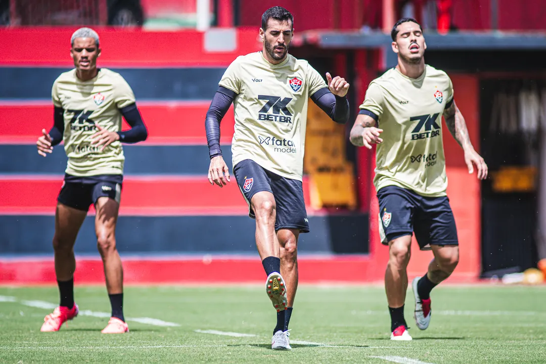 Elenco rubro-negro durante preparação para pegar o Maranhão