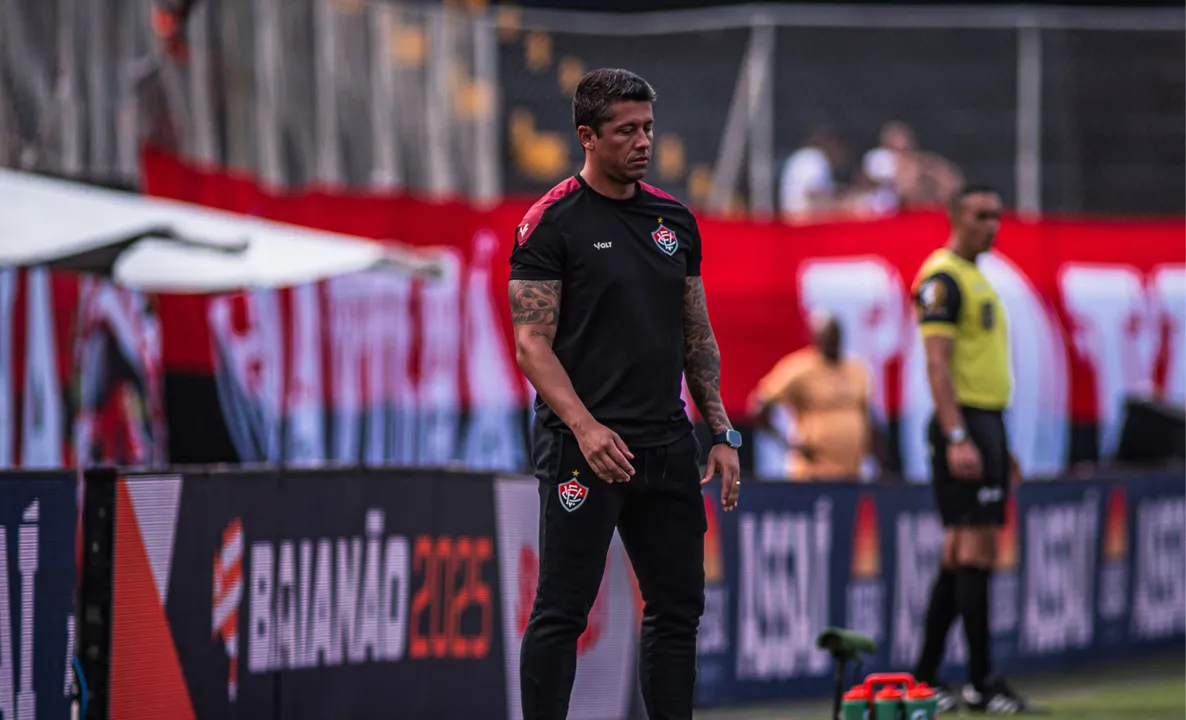 Thiago Carpini, técnico do Vitória