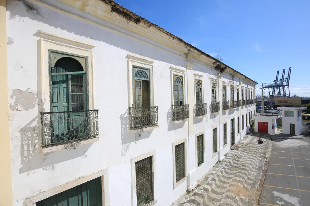 Fachada da escola militar