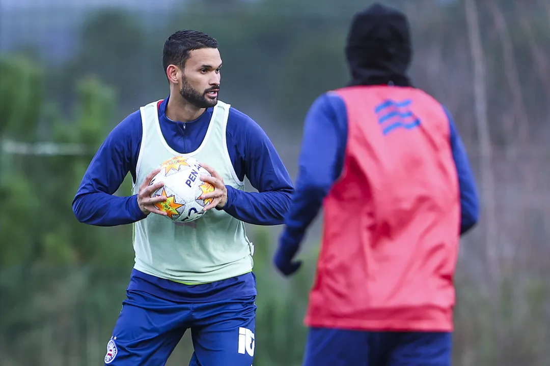 Willian José em treinamento pelo Bahia em Girona, na Espanha