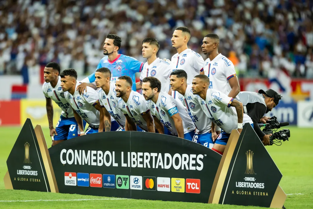 Elenco tricolor posa para foto na Conmebol Libertadores