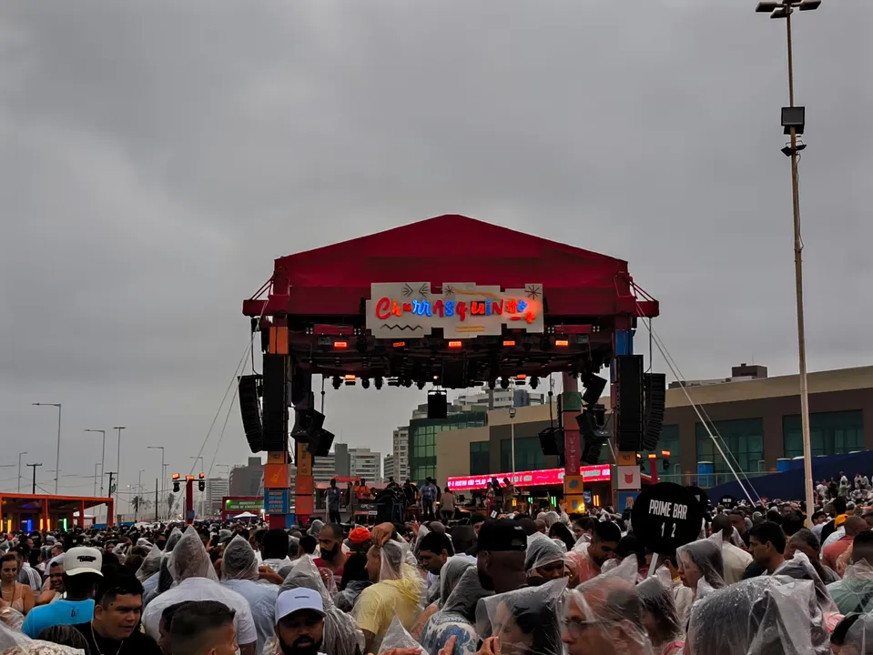 Show aconteceu mesmo com chuva que cai em Salvador