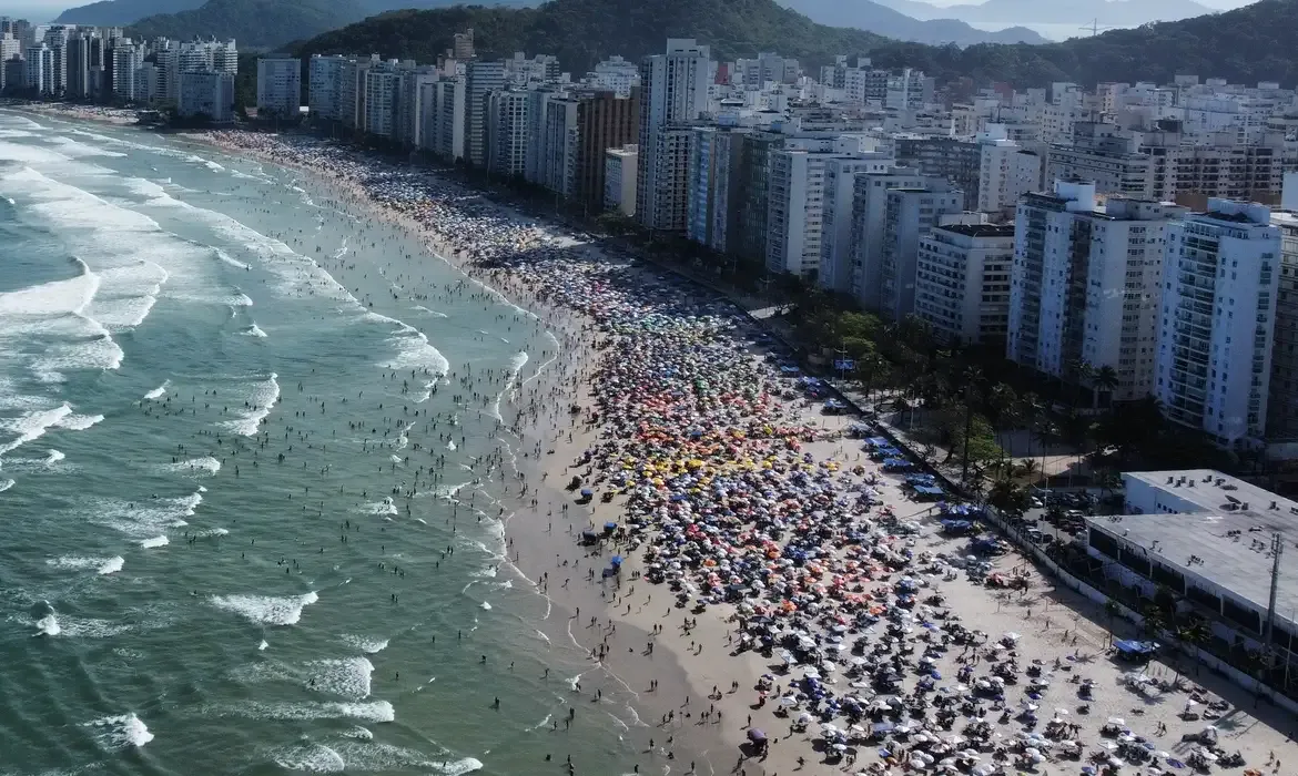 Prefeitura suspeita que o surto possa estar relacionado à contaminação do mar