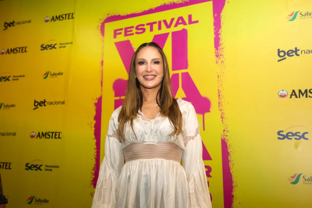 Claudia Leitte se apresenta no Festival Virada Salvador